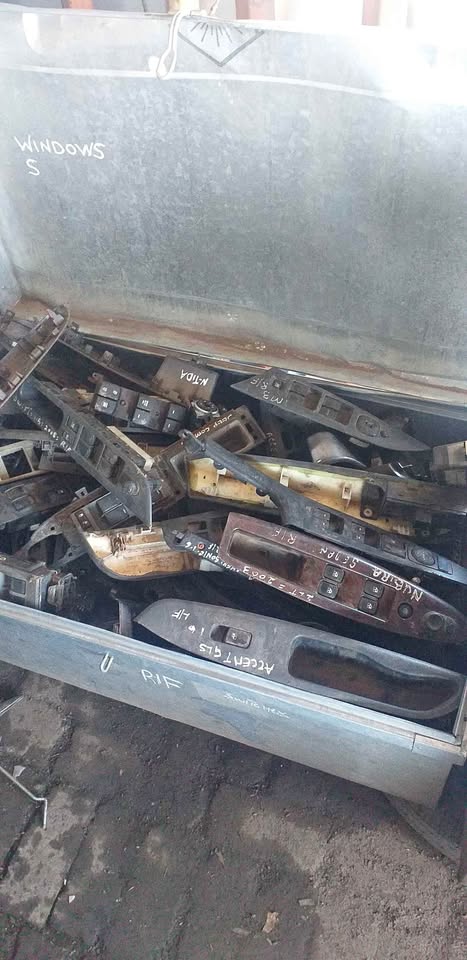 Car Window Switches,Both Indoor and outdoor Locks,wiper Bottles,indicator and Wiper Switches Car Window Switches,Both Indoor and outdoor Locks,wiper Bottles,indicator and Wiper Switches