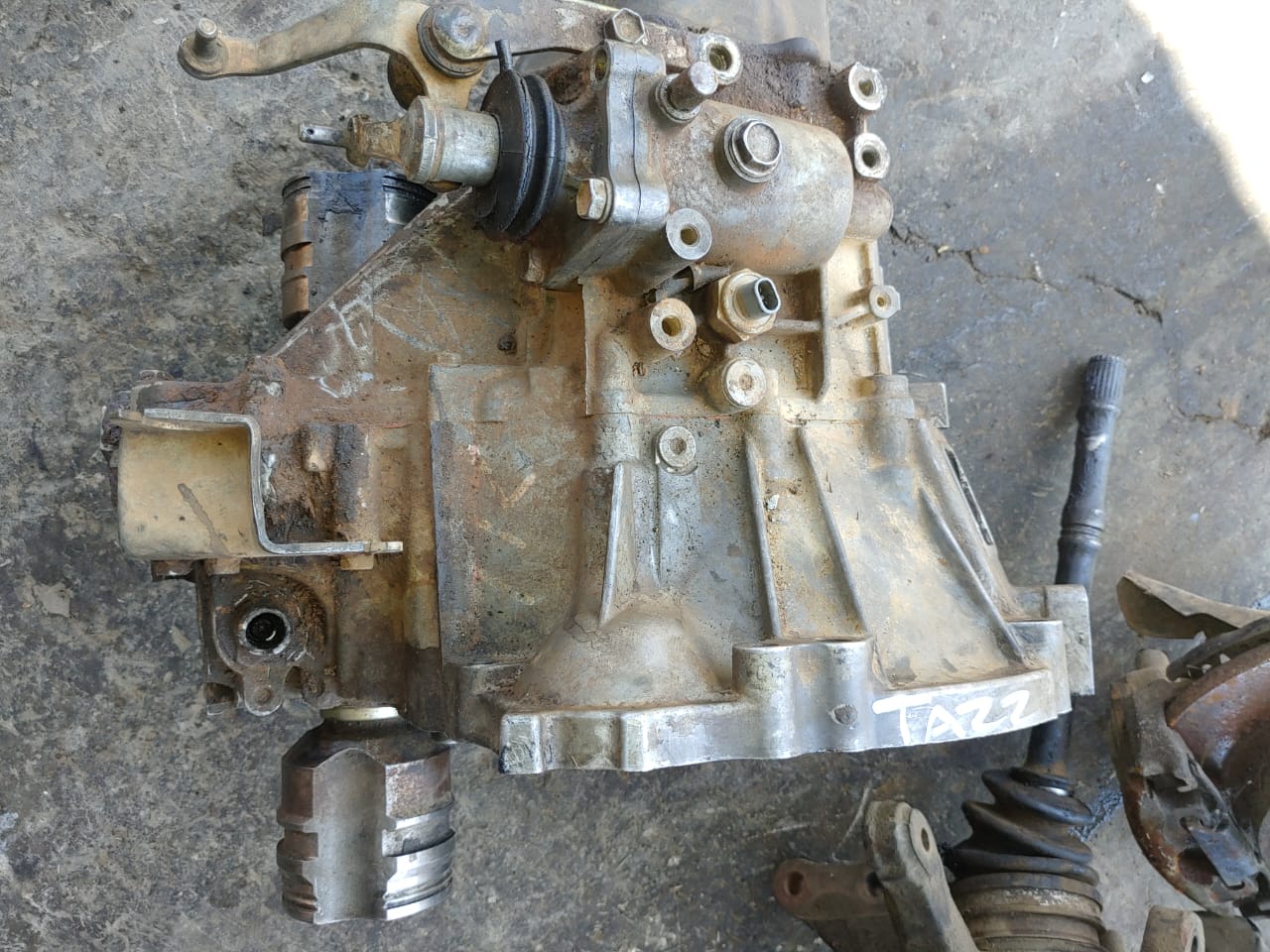 TOYOTA TAZZ GEARBOX 1300 5 Speed for sale