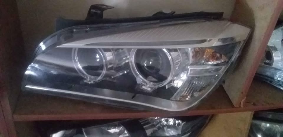 Neat BMW X1 Xenon Headlight - Private Seller Neat BMW X1 Xenon Headlight - Private Seller