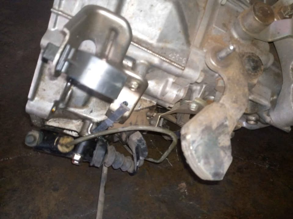 Mazda 2 maunal gear box new shape - Private Seller