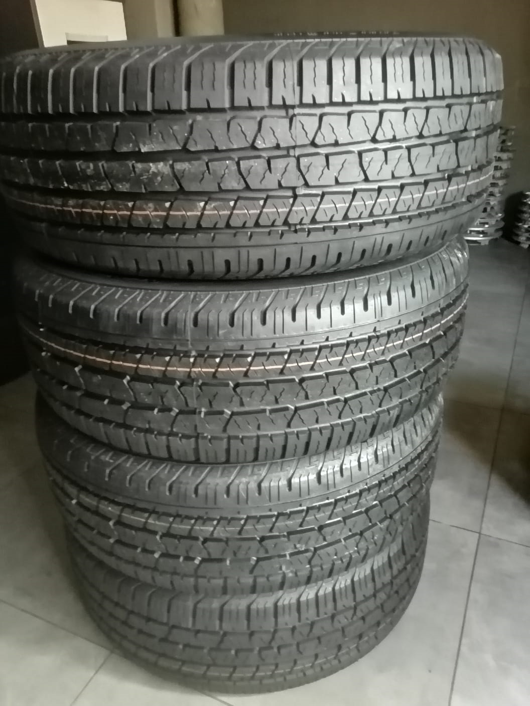 265/60/18 Continental Cross Contact brand new set - Private Seller