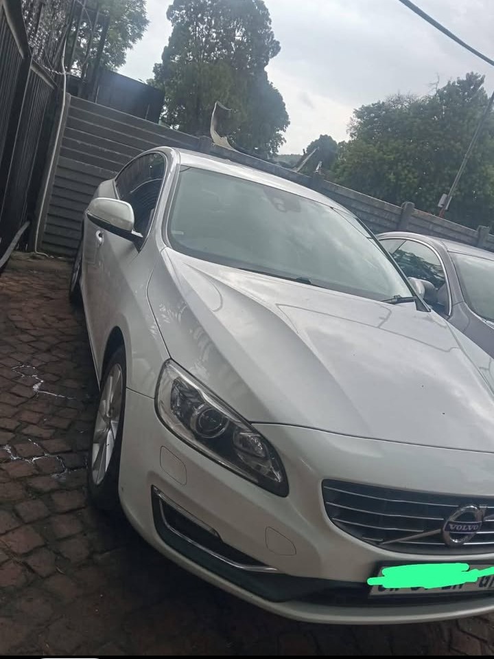 STRIPPING S60 VOLVO 2014 FOR SPARES DELIVERY AVAILABLE COUNTRY WIDE - Private Seller STRIPPING S60 VOLVO 2014 FOR SPARES DELIVERY AVAILABLE COUNTRY WIDE - Private Seller