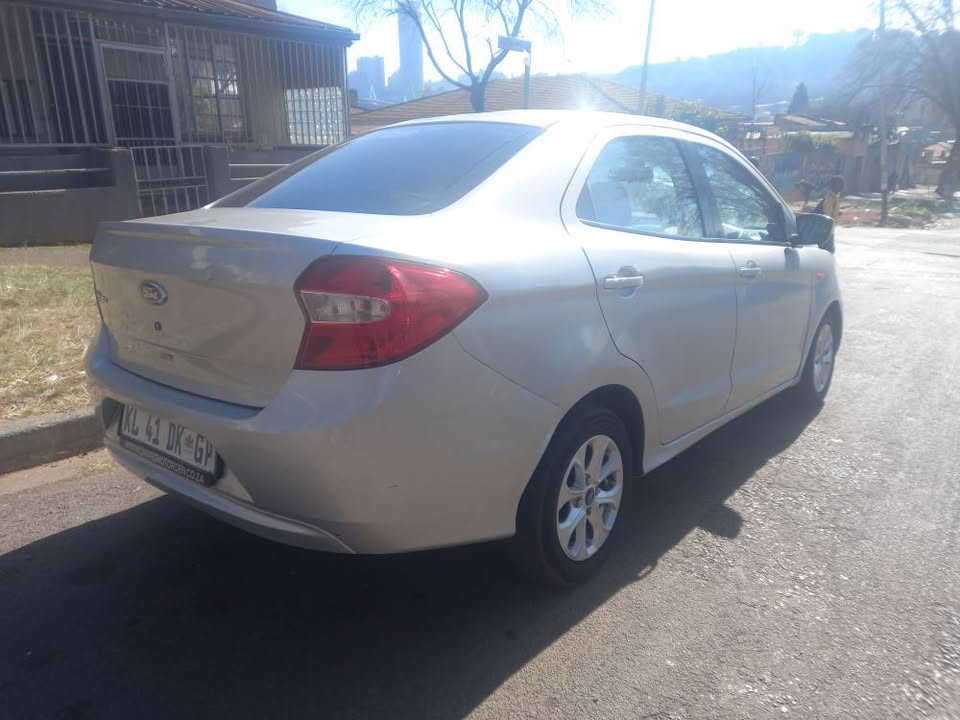 2018 Ford Figo Sedan 1.5 Petrol, Manual, Silver,