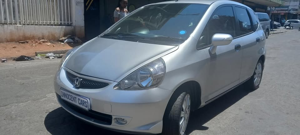 2006 HONDA JAZZ 1.4 PETROL AUTOMATIC TRANSMISSION, SILVER COLOUR, 140000KM,