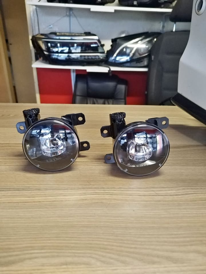 2020 FORD RANGER FOGLIGHT LEFT AND RIGHT FOR SALE BRAND NEW - Private Seller 2020 FORD RANGER FOGLIGHT LEFT AND RIGHT FOR SALE BRAND NEW - Private Seller