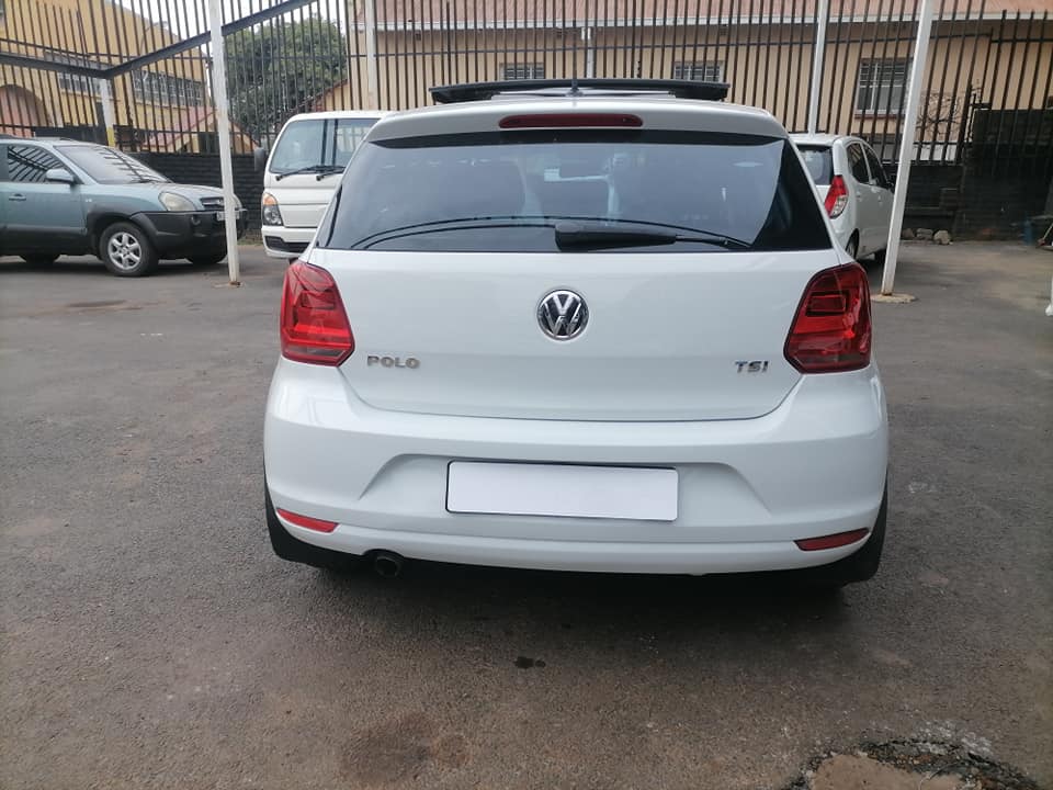 2016 Volkswagen polo 1.2 TSI Sunroof