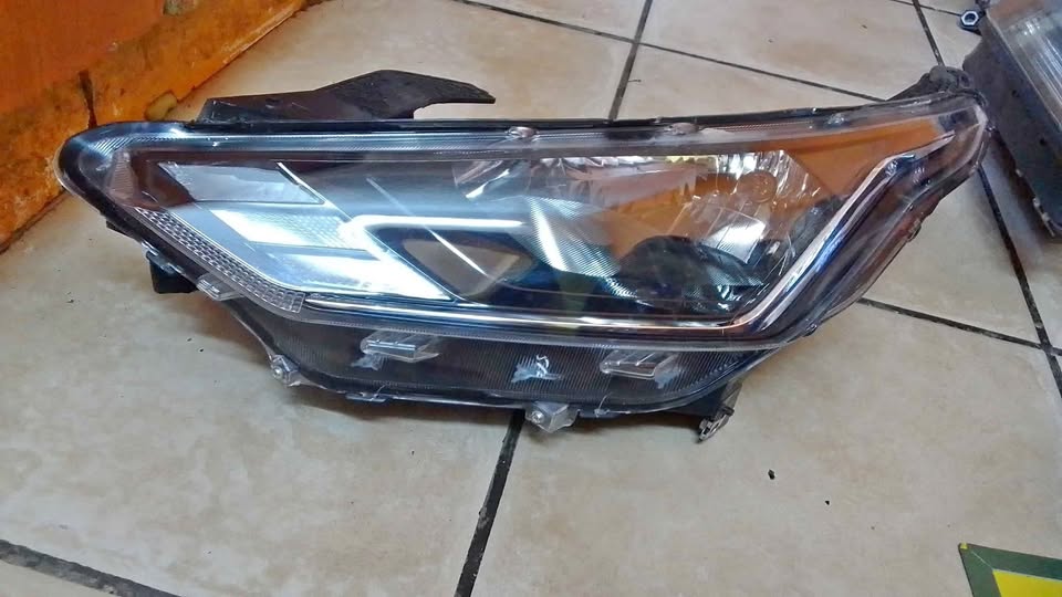 Nissan magnite headlight - Private Seller Nissan magnite headlight - Private Seller
