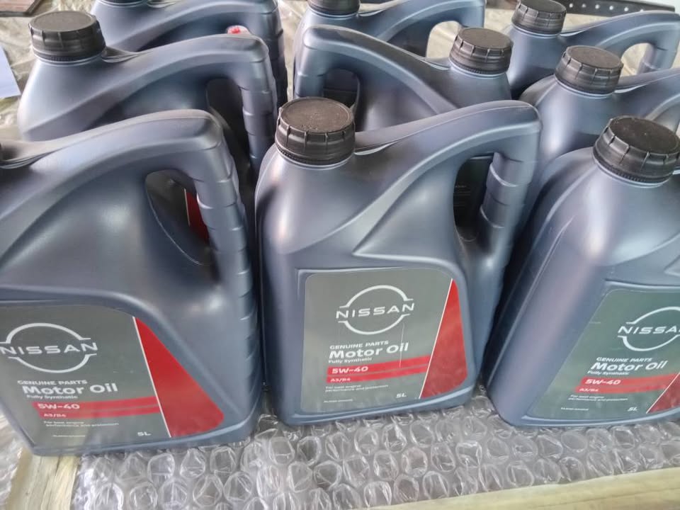 Nissan 5W-40 Synthetic Engine Oil For Sale - Private Seller