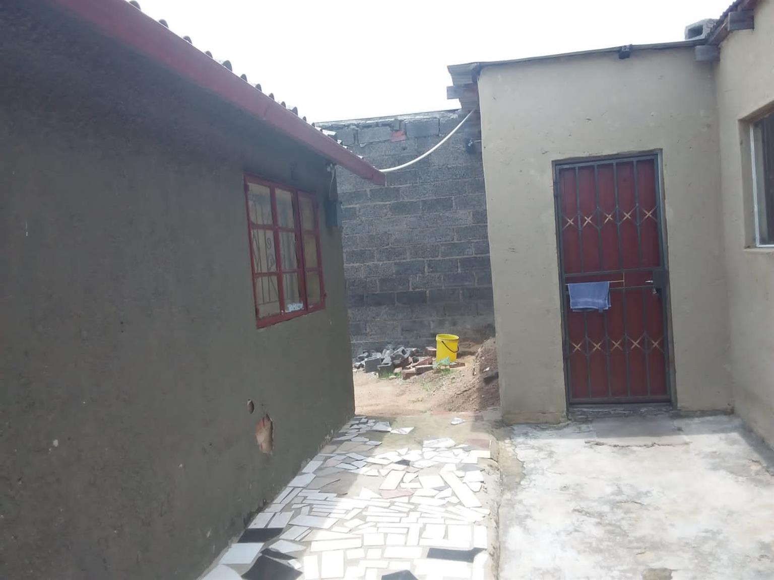 4rrom house for sale in tembisa
