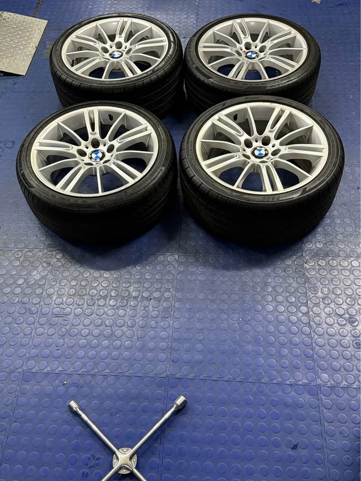 18 INCH BMW MOTORSPORT ORIGINAL DESIGN RIM SET WITH TYRES PRE-OWNED - Private Seller 18 INCH BMW MOTORSPORT ORIGINAL DESIGN RIM SET WITH TYRES PRE-OWNED - Private Seller