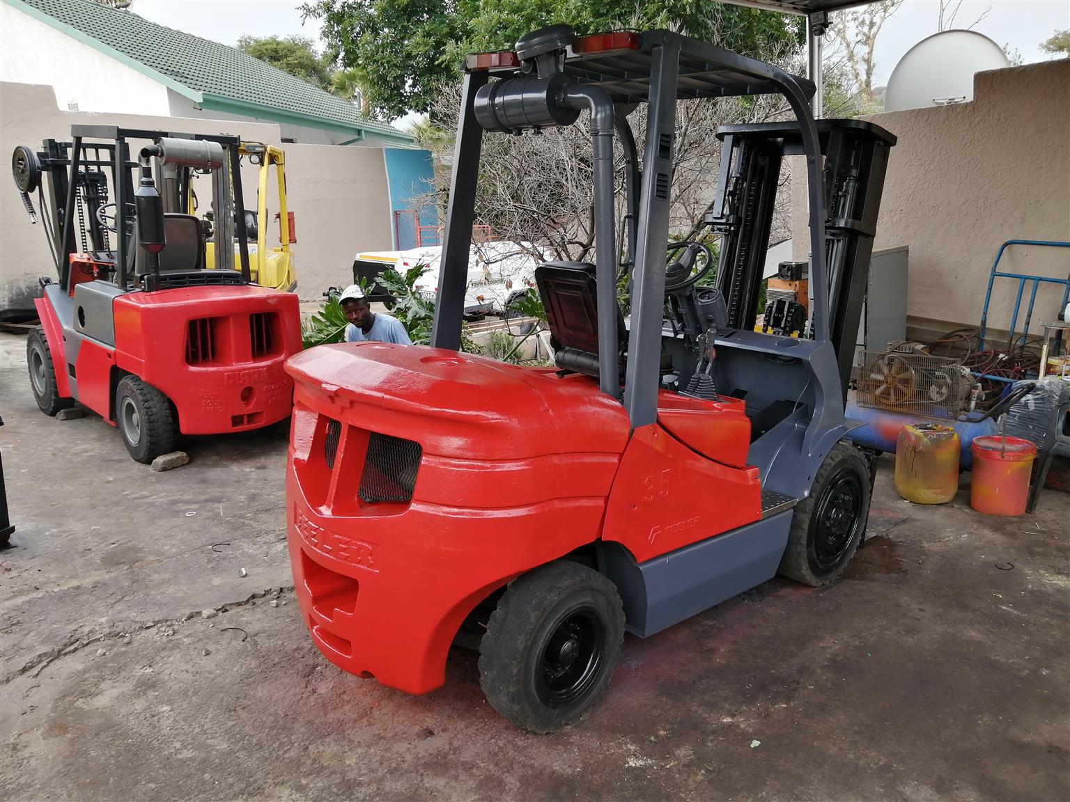 Forklifts for sale. We buy and sell second hand and refurbished ...