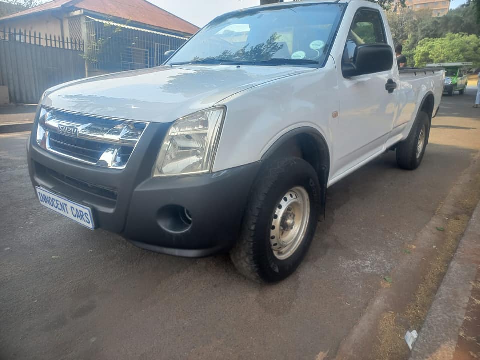 2011 ISUZU KB250 DTEC DIESEL, SINGLE CAB, MANUAL, WHITE COLOR, MILEAGE 93000KMS