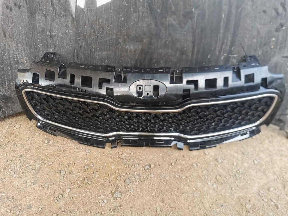 Kia sportage grill - Private Seller Kia sportage grill - Private Seller