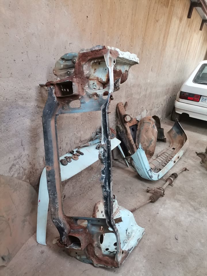 Toyota Conquest  EE89 original Body. Kentucky rounder shape. Stripping - Private Seller