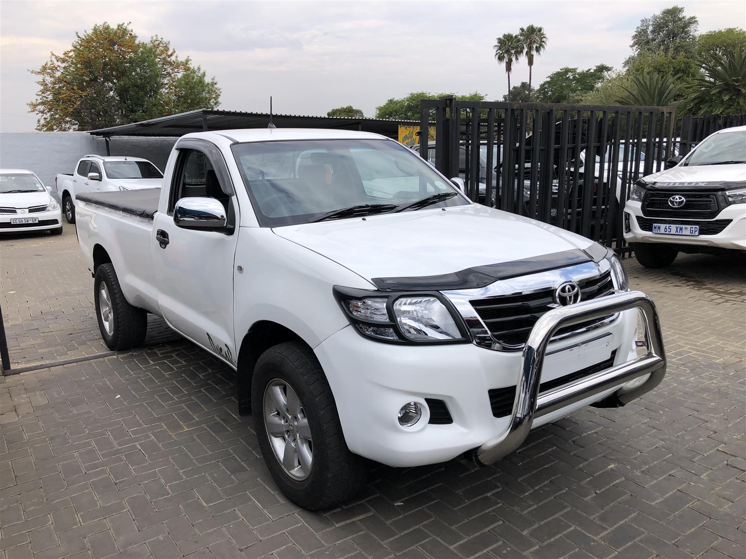 Used 2013 Toyota Hilux 2.5D-4D 4x4 SRX - Private Seller Used 2013 Toyota Hilux 2.5D-4D 4x4 SRX - Private Seller