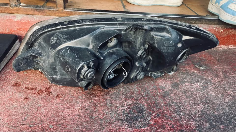 Hyundai Getz headlight - Private Seller