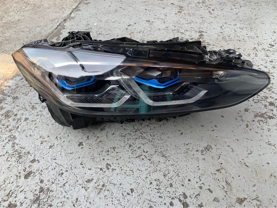 BMW G22 M4 headlight laser