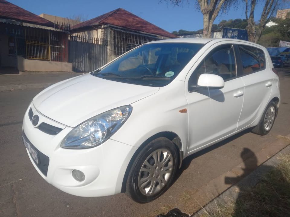 2011 Hyundai  i20 1.2 Petrol, Automatic, White, 75000kms