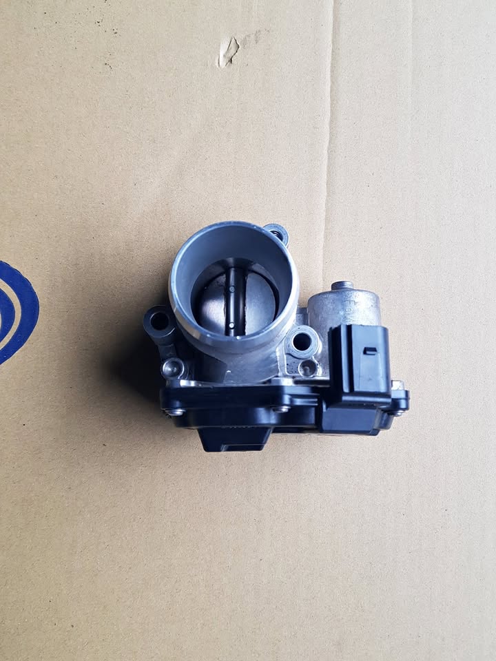 Throttle Body Ford Fiesta 1,0L Ecoboost - Private Seller Throttle Body Ford Fiesta 1,0L Ecoboost - Private Seller