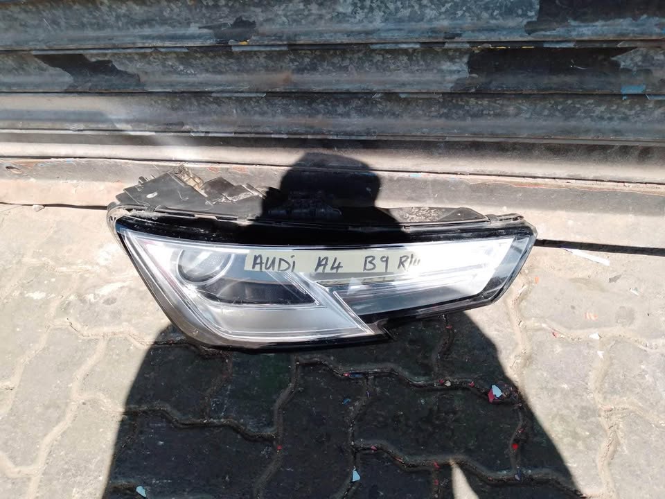 Audi A4 B9 headlight - Private Seller Audi A4 B9 headlight - Private Seller