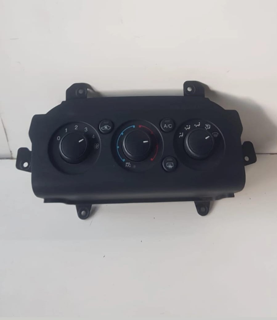 Ford Fiesta (2016-2017) Climate Control - Private Seller Ford Fiesta (2016-2017) Climate Control - Private Seller