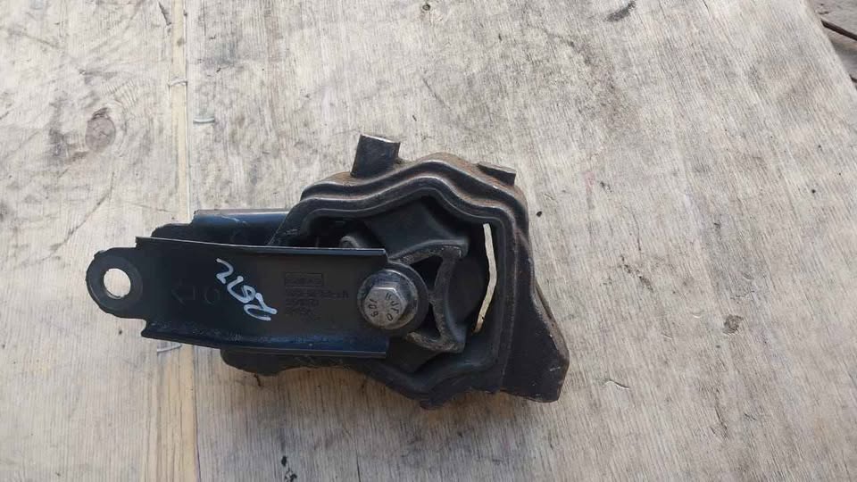 Volvo S60 D5 2012 Engine mounting for sale - Private Seller Volvo S60 D5 2012 Engine mounting for sale - Private Seller