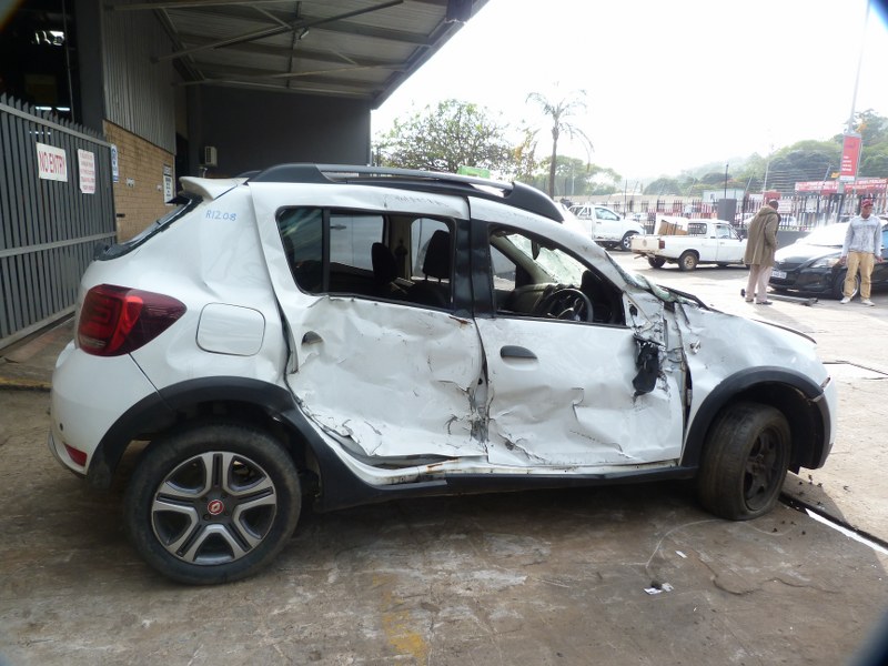 Renault Sandero 900T Stepway Plus Manual White - 2019 STRIPPING FOR SPARES - Private Seller