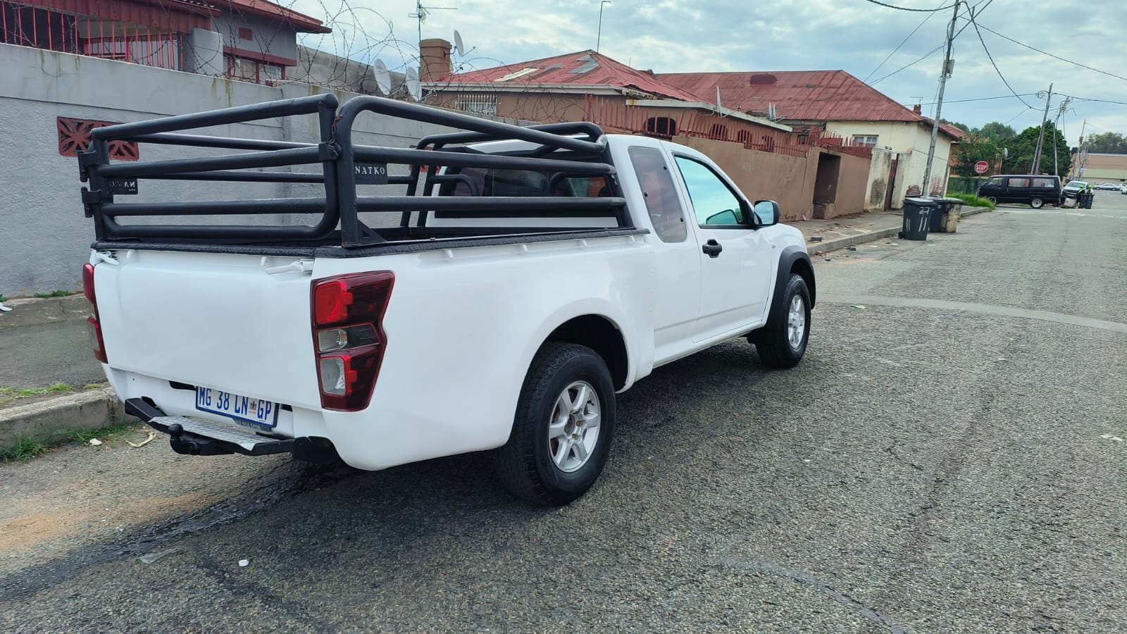 2011 Isuzu KB250 SuperCab Extended Bakkie Manual Fabric Seats Good Ord