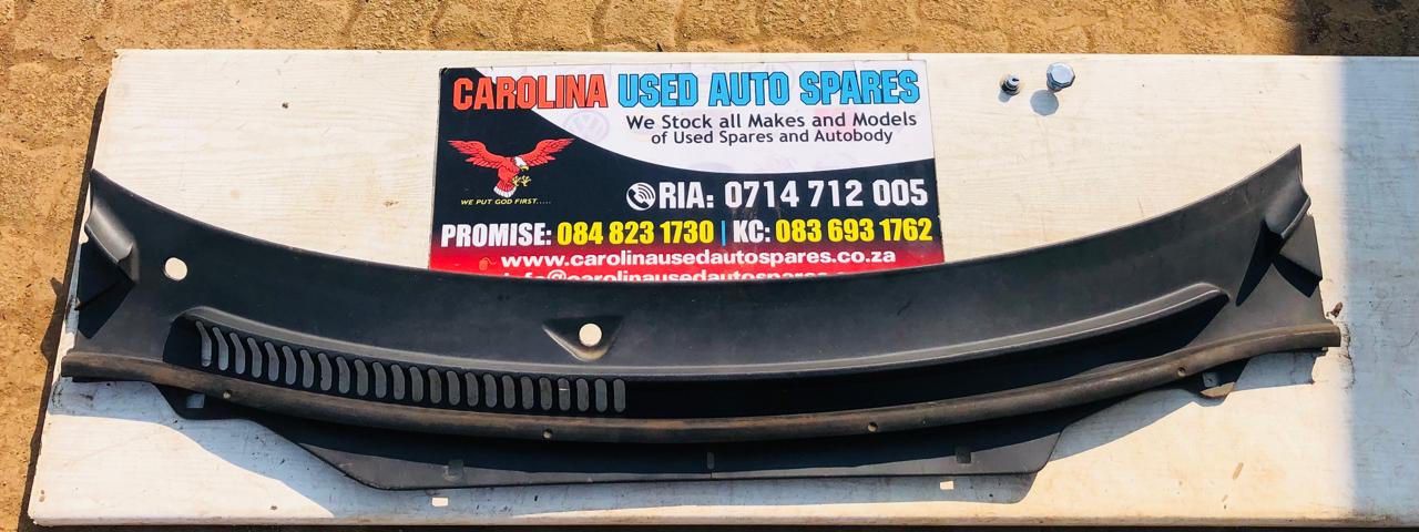 Jaguar X-type wiper cowling (2005-2009) - Private Seller Jaguar X-type wiper cowling (2005-2009) - Private Seller