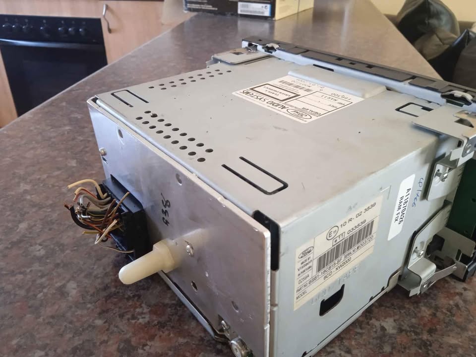 Original Ford Radio for sale - Private Seller Original Ford Radio for sale - Private Seller