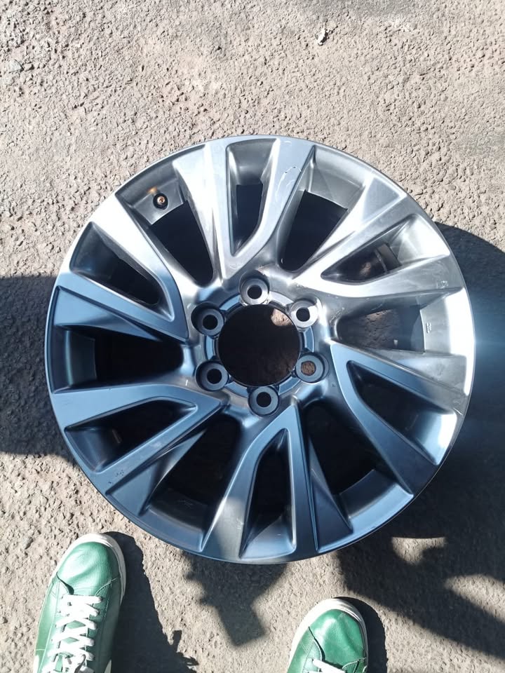 18" Toyota Hilux/Fortuner/Prado original mag to use for spare - Private Seller 18" Toyota Hilux/Fortuner/Prado original mag to use for spare - Private Seller