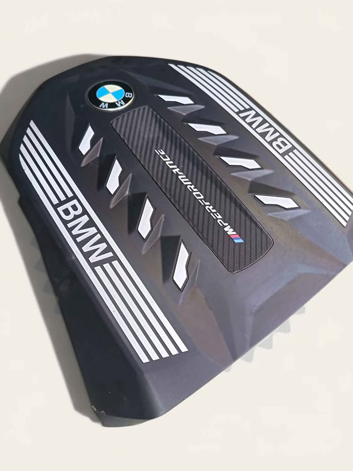 BMW X5 M50I G05, X6 M50I G06 ENGINE COVER AVAILABLE FOR SALE IN A FAIR CONDITION - Private Seller