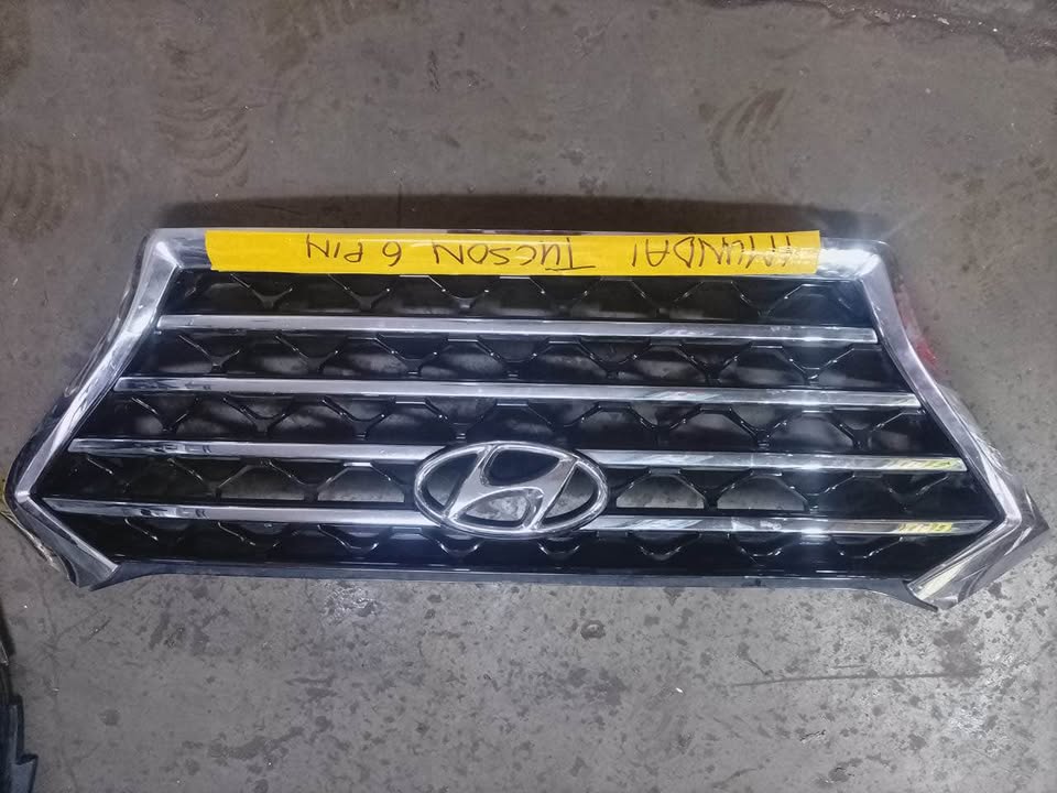 Hyundai Tucson 6 pin Grill - Private Seller