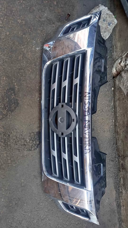 Nissan Navara grill - Private Seller Nissan Navara grill - Private Seller