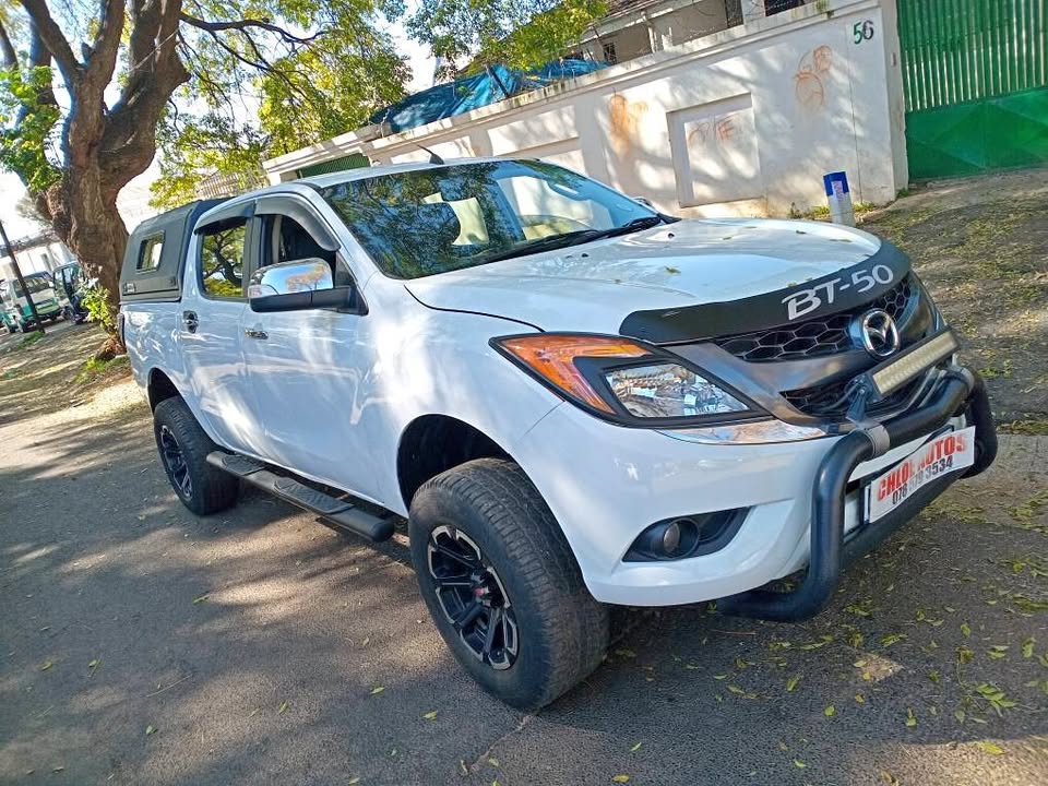 2015 MADZA BT50 2.2  DIESEL  WHITE  MAUNAL  LEATHER SEATS  119000KM 2015 MADZA BT50 2.2  DIESEL  WHITE  MAUNAL  LEATHER SEATS  119000KM