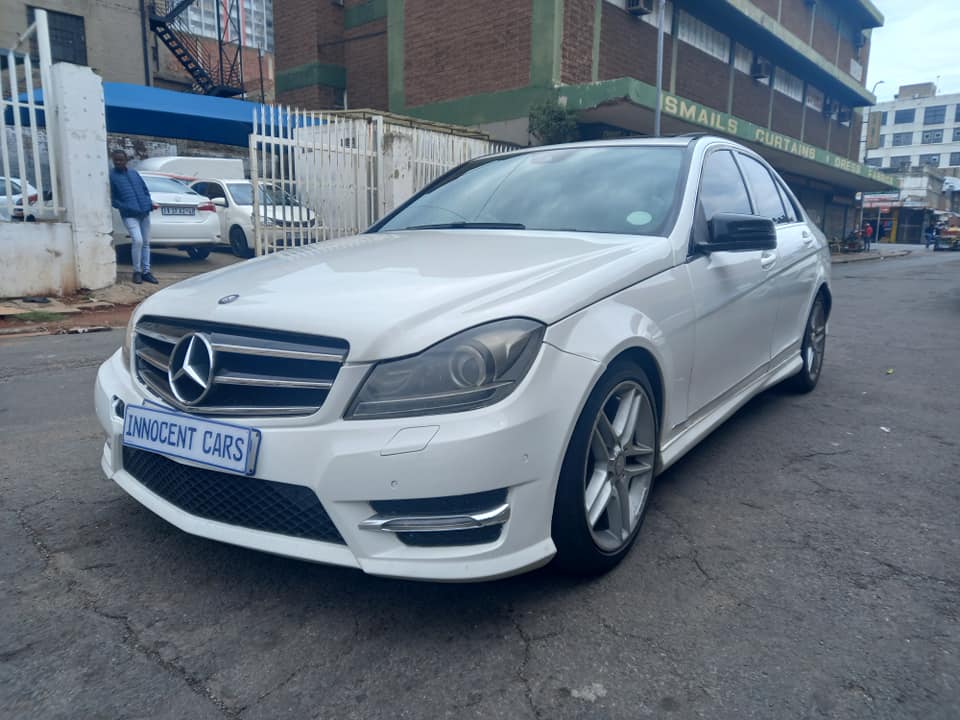 2013 MERCEDES-BENZ C200 PETROL, AUTOMATIC TRANSMISSION, WHITE COLOUR, 94000KM