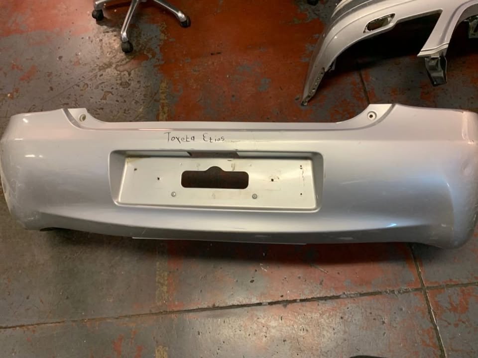 TOYOTA QUANTUM FRONT BUMPER - Private Seller TOYOTA QUANTUM FRONT BUMPER - Private Seller