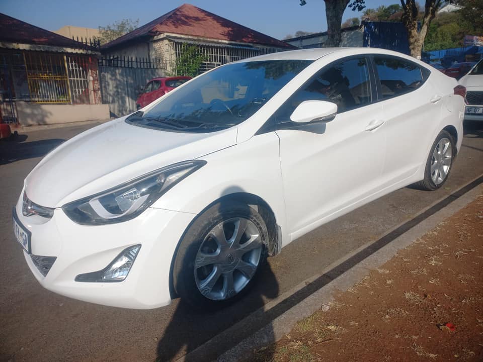 2014 HYUNDAI ELANTRA 1.6 GLS PETROL, AUTOMATIC, WHITE COLOR