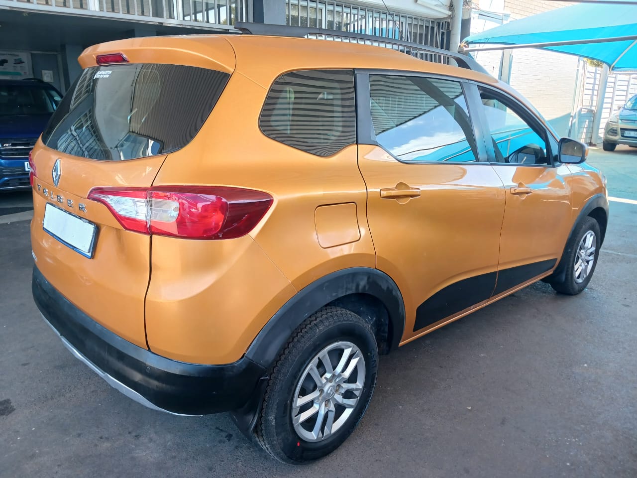 2021 RENAULT TRIBER 1.0 7SEATER Transmission: Manual Mileage: 22000kmPetrol