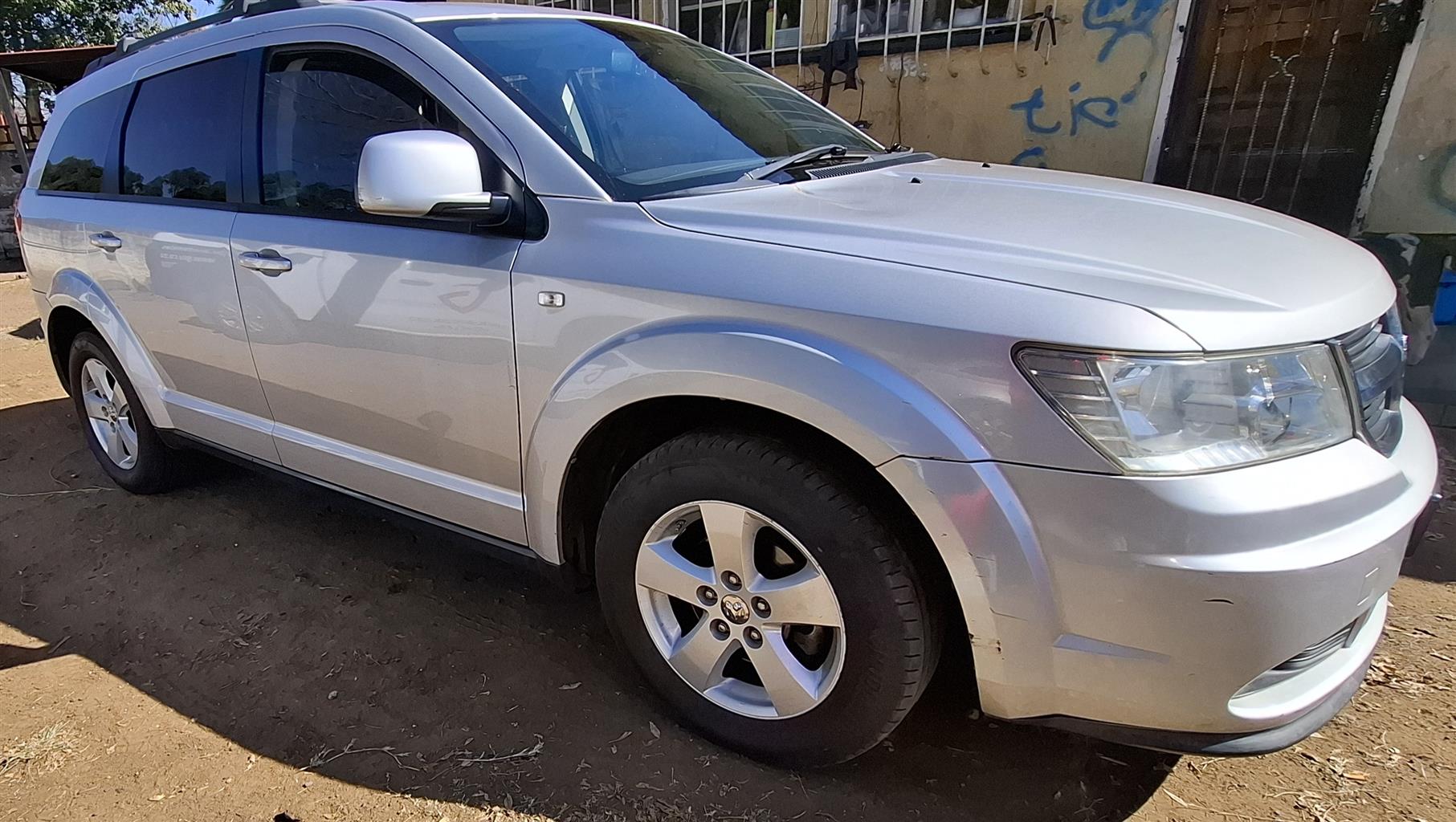 2010 dodge journey 2.7 v6 in good condition 7seateron the road tyere l