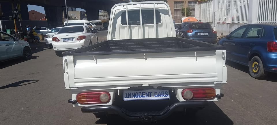 2007 HYUNDAI BAKKIE H100 2.6 DIESEL, WHITE COLOUR, 106000KM