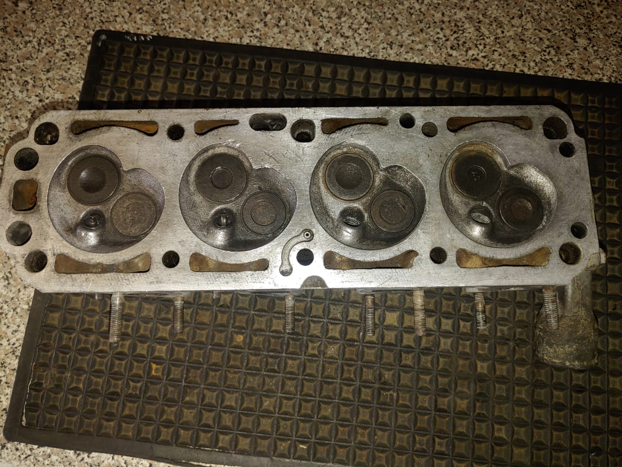 OPEL 1400 CARBURETOR CYLINDERHEAD FOR SALE