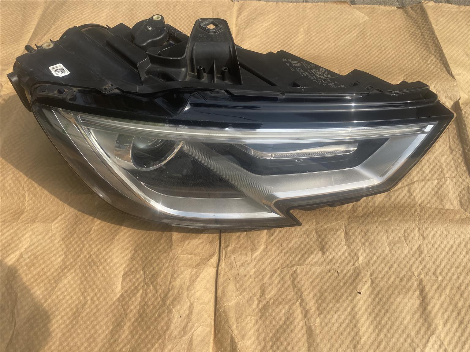 2018 AUDI A3 XENON HEADLIGHT RIGHT SIDE FOR SALE. IN EXCELLENT CONDITION - Private Seller 2018 AUDI A3 XENON HEADLIGHT RIGHT SIDE FOR SALE. IN EXCELLENT CONDITION - Private Seller