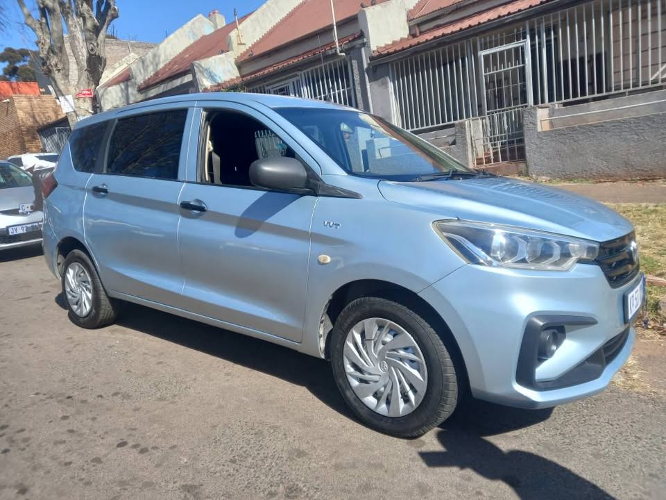 2022 Toyota Rumion 1.5 7Seater, Petrol Manual, Blue, 54000Kms