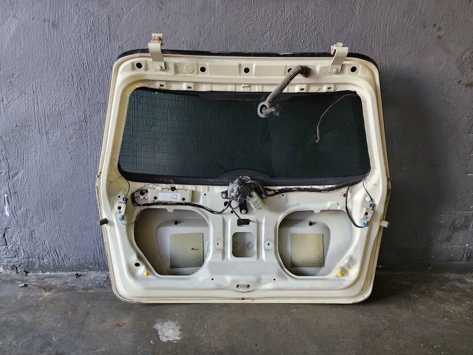 MINI COOPER BOOTLID 2010 - Private Seller