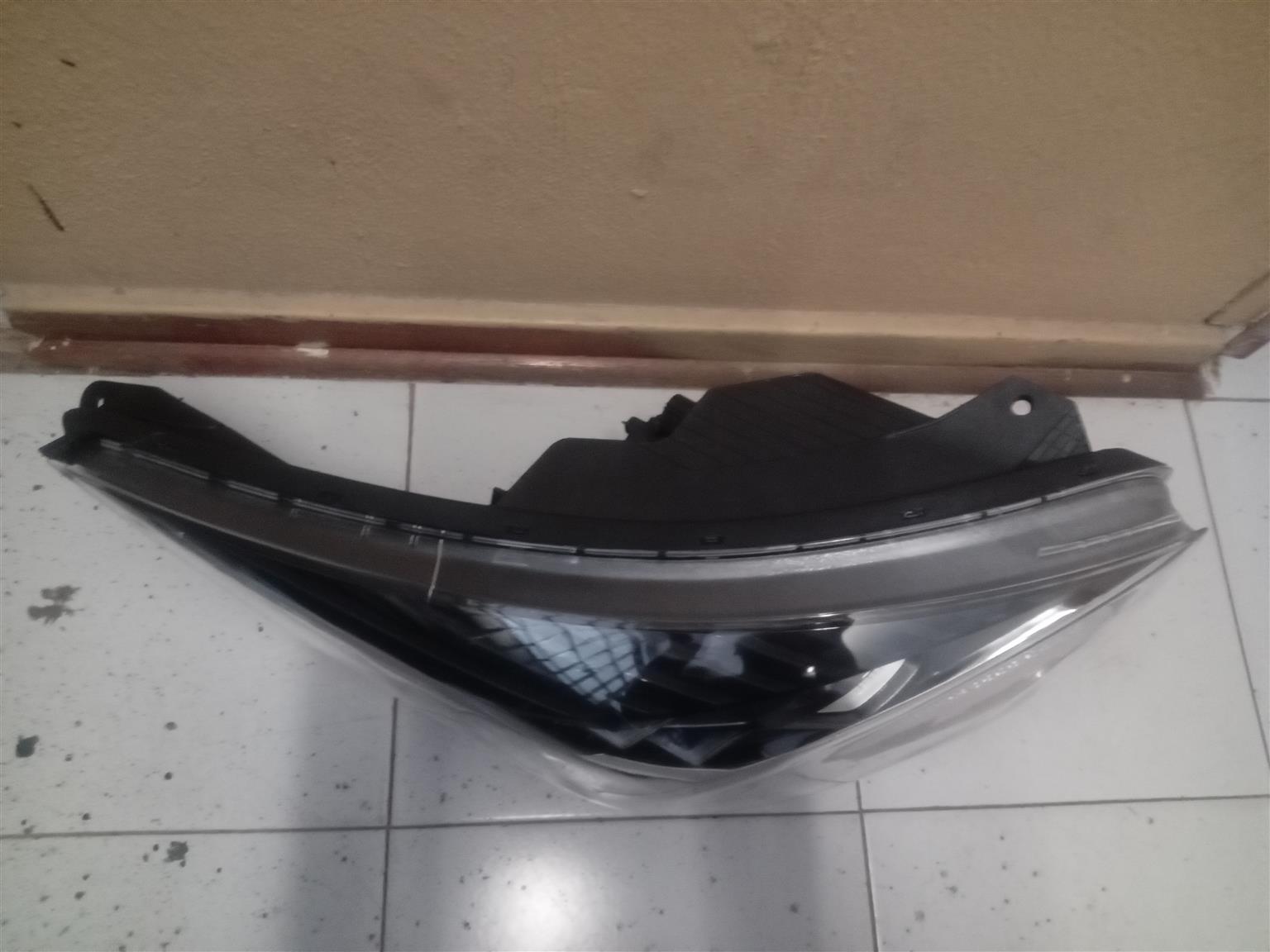 Kia Picanto headlight - Private Seller