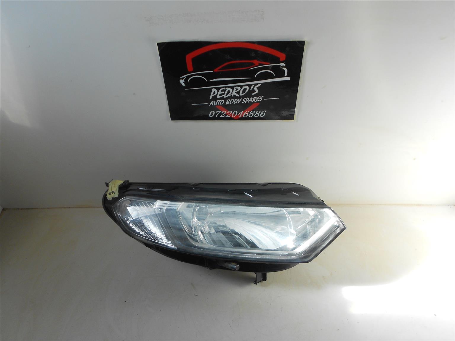 Ford ecosport right headlight - Private Seller Ford ecosport right headlight - Private Seller