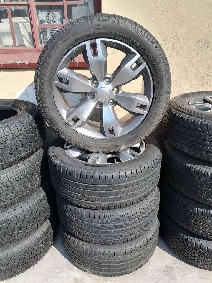 Ford Everest 20" With Used tyre Ford Everest 20" With Used tyre