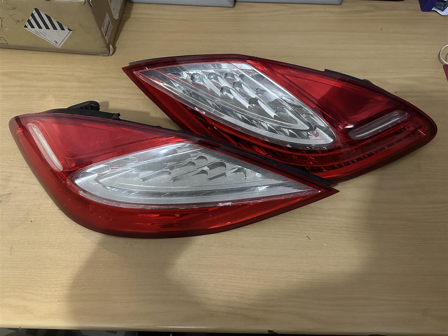 2013 Porsche Panamera Tailight - Private Seller 2013 Porsche Panamera Tailight - Private Seller