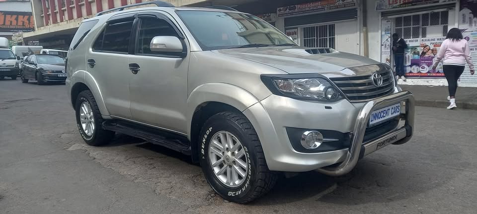 2014 TOYOTA FORTUNER 3.0 D4D DIESEL, 4X4  AUTOMATIC, SILVER COLOUR, MILEAGE